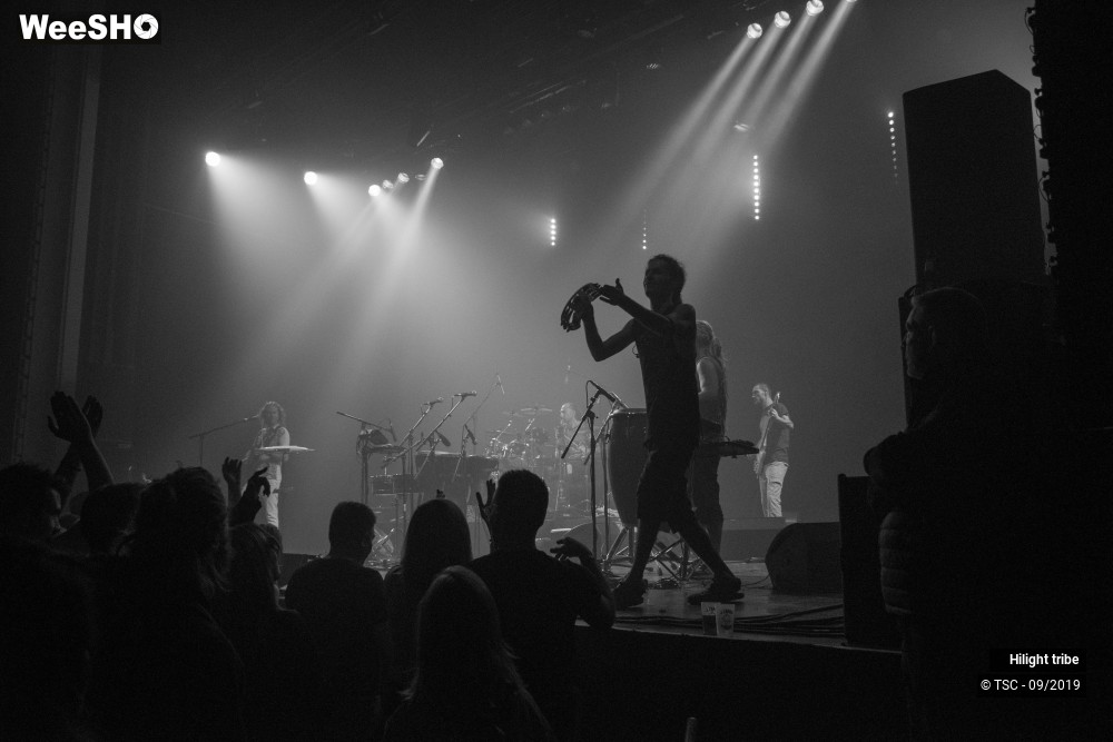 8/11 photos du spectacle Hilight Tribe