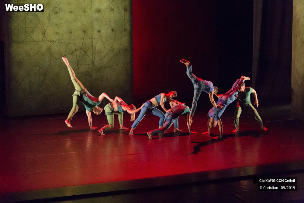 9/31 photos du spectacle Vertikal - Mourad Merzouki