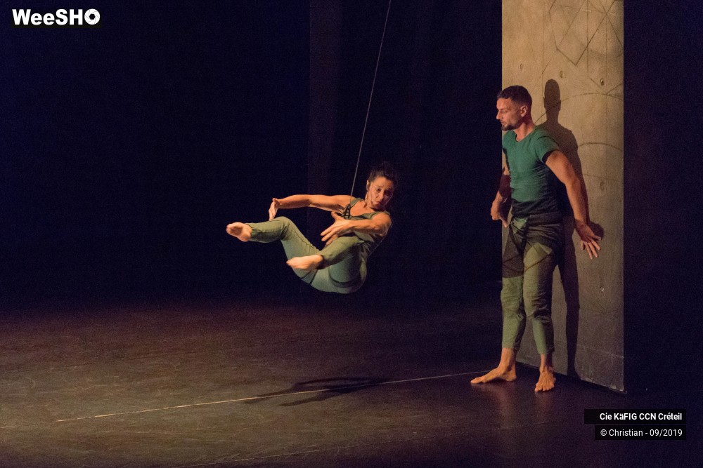 11/31 photos du spectacle Vertikal - Mourad Merzouki