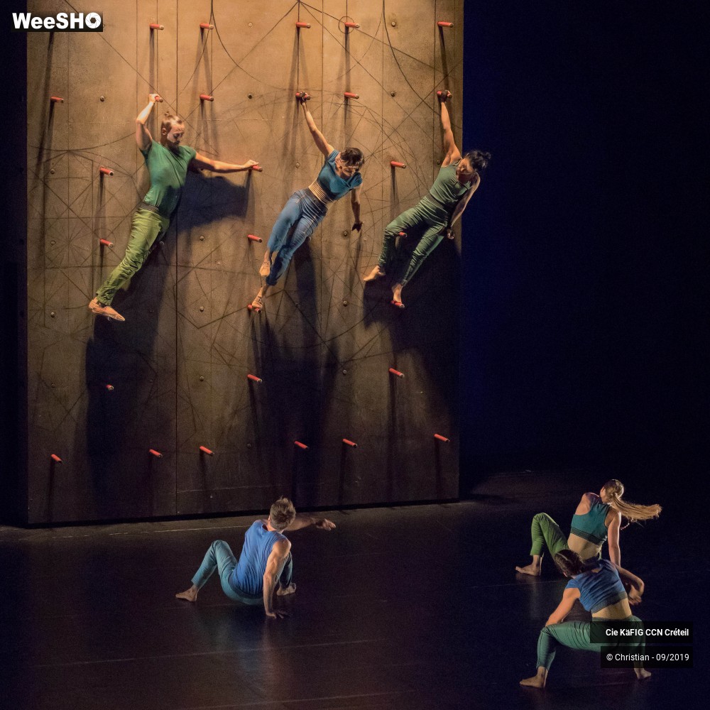 15/31 photos du spectacle Vertikal - Mourad Merzouki