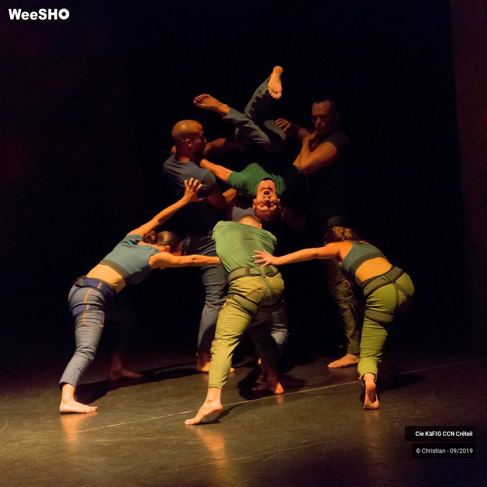 21/31 photos du spectacle Vertikal - Mourad Merzouki