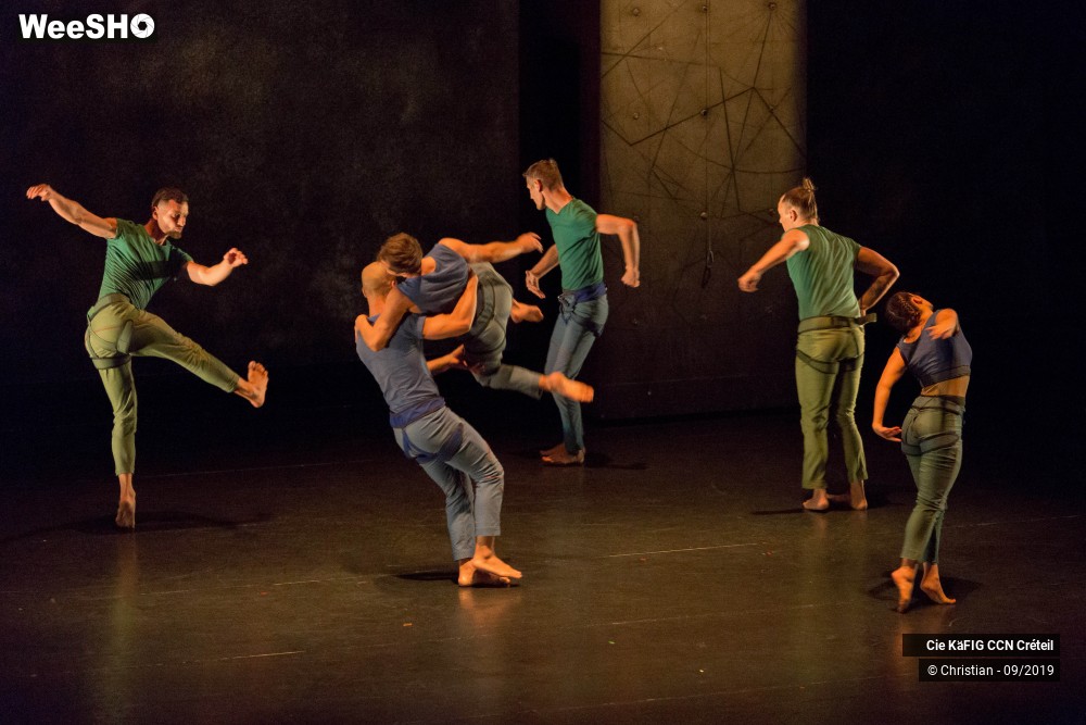 23/31 photos du spectacle Vertikal - Mourad Merzouki