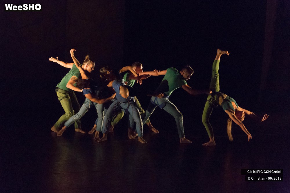 25/31 photos du spectacle Vertikal - Mourad Merzouki