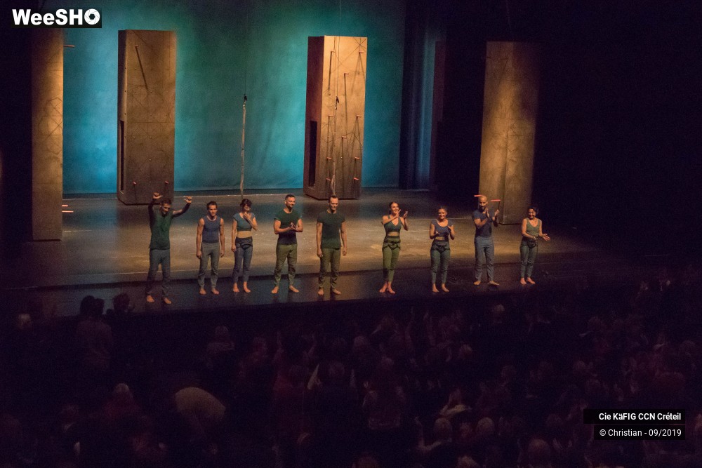 27/31 photos du spectacle Vertikal - Mourad Merzouki