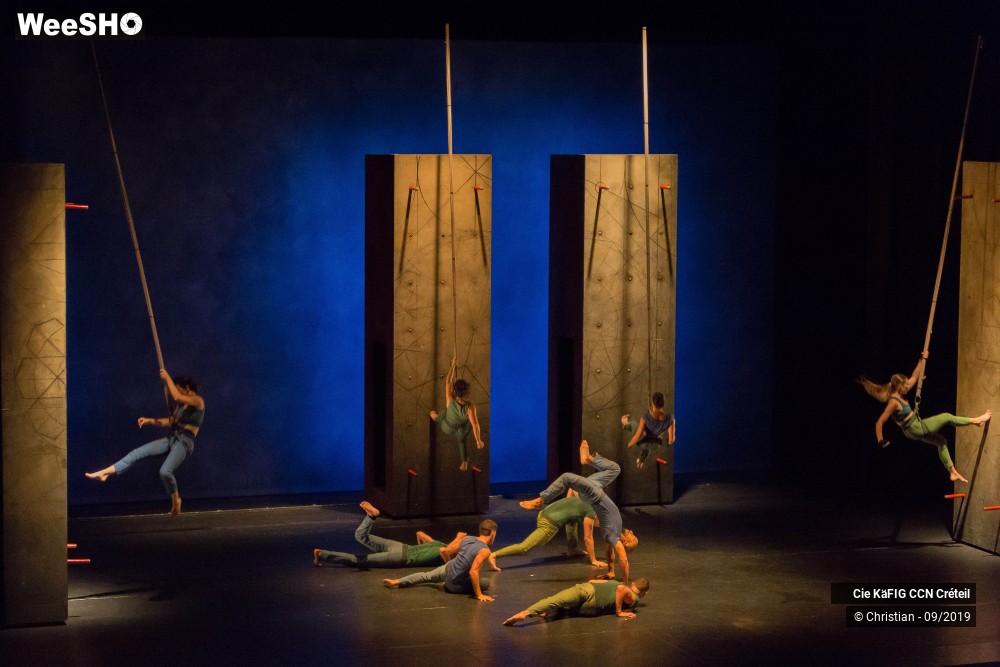 31/31 photos du spectacle Vertikal - Mourad Merzouki