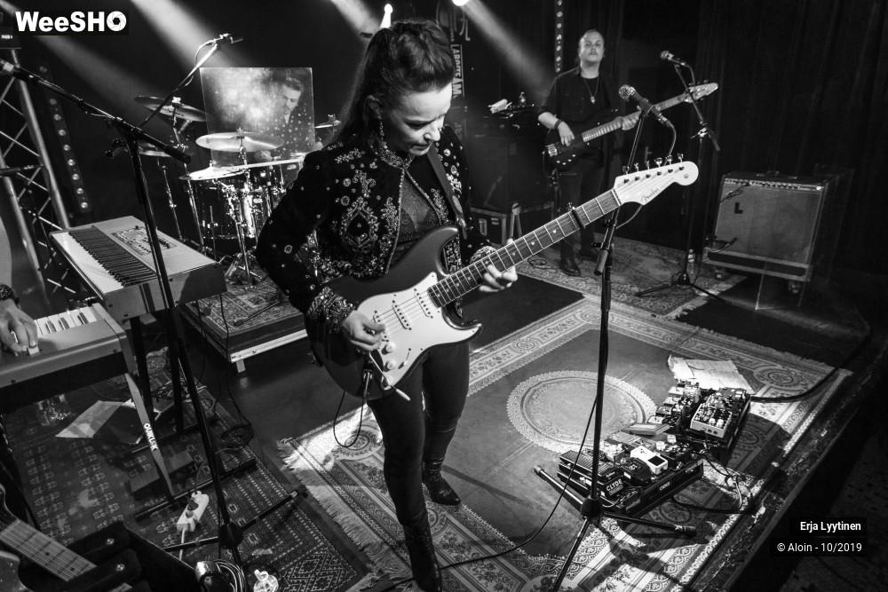 15/28 photos du spectacle Erja Lyytinen