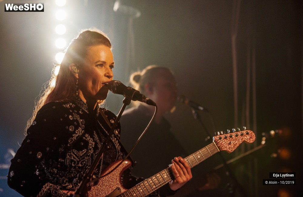 27/28 photos du spectacle Erja Lyytinen