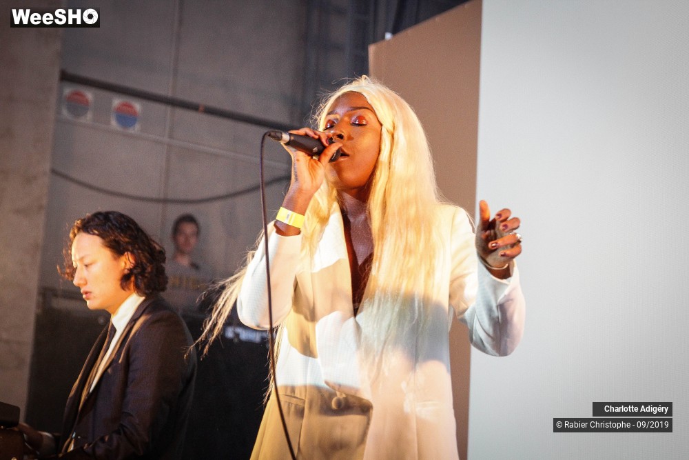 14/18 photos du spectacle Charlotte Adigery