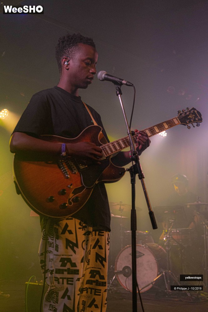 2/4 photos du spectacle YellowStraps