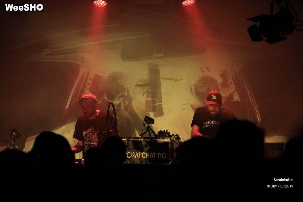 2/13 photos du spectacle Scratchattic