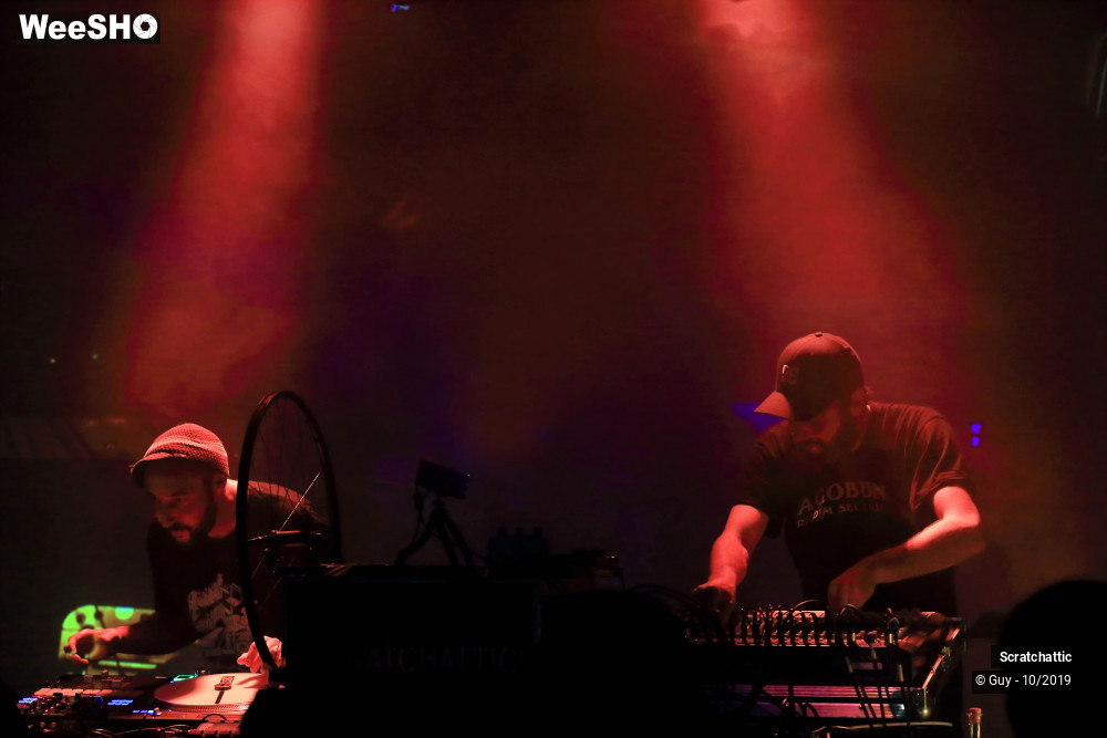 3/13 photos du spectacle Scratchattic