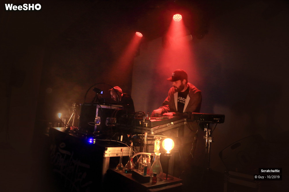 6/13 photos du spectacle Scratchattic