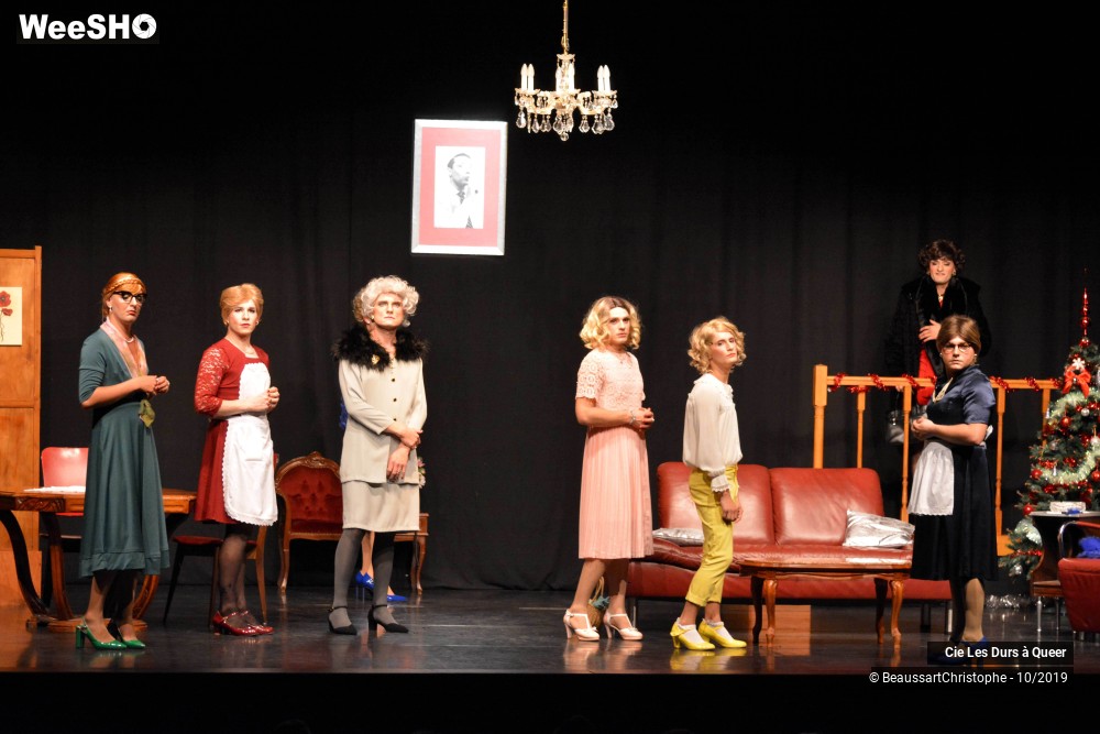 30/51 photos du spectacle 8 femmes ... ou presque