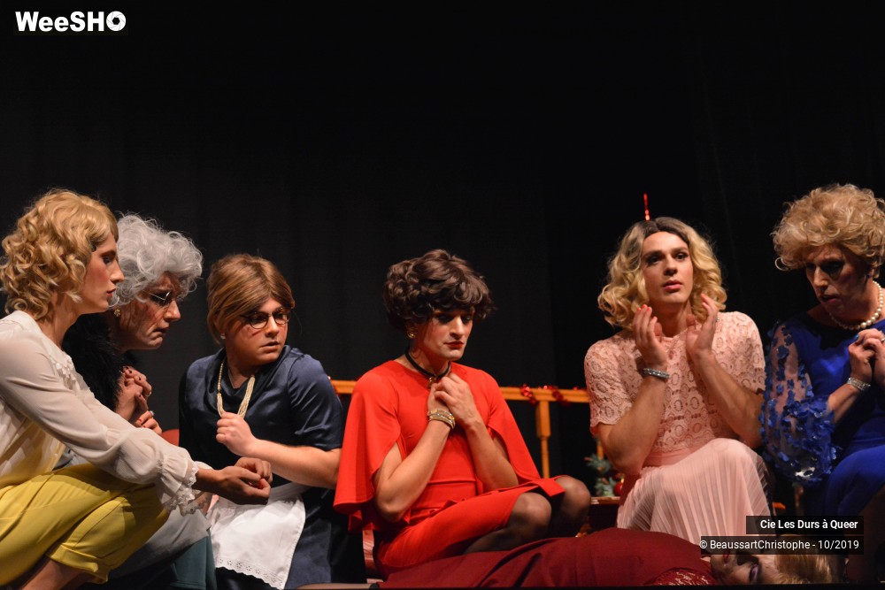 50/51 photos du spectacle 8 femmes ... ou presque