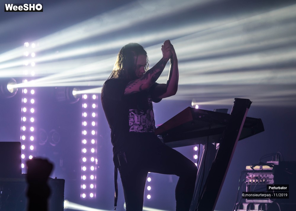 4/30 photos du spectacle Perturbator