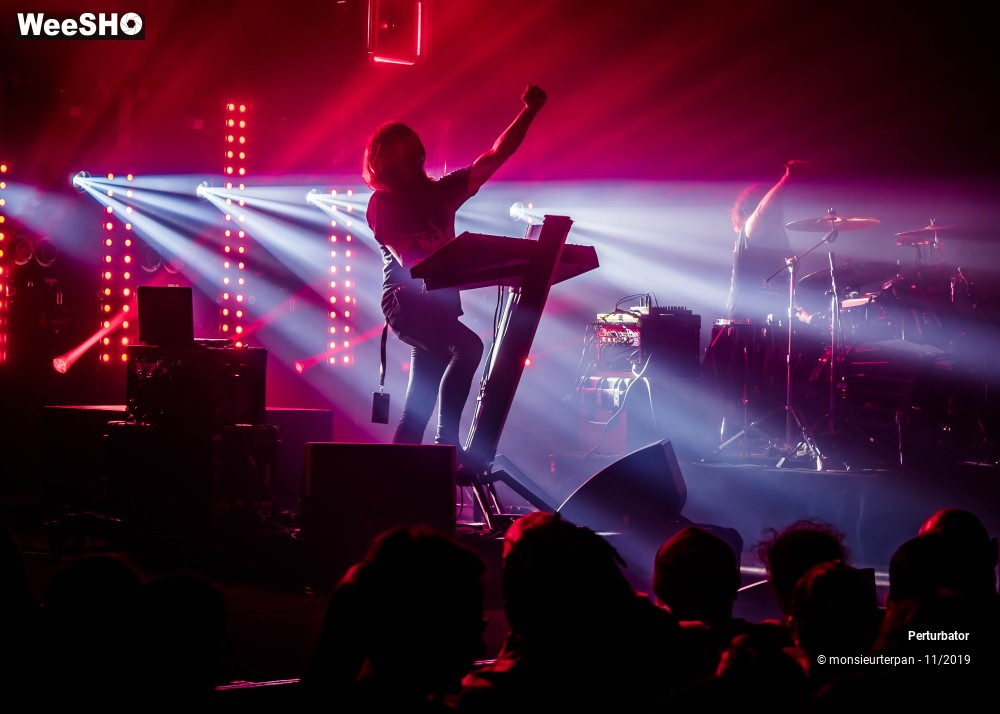 5/30 photos du spectacle Perturbator