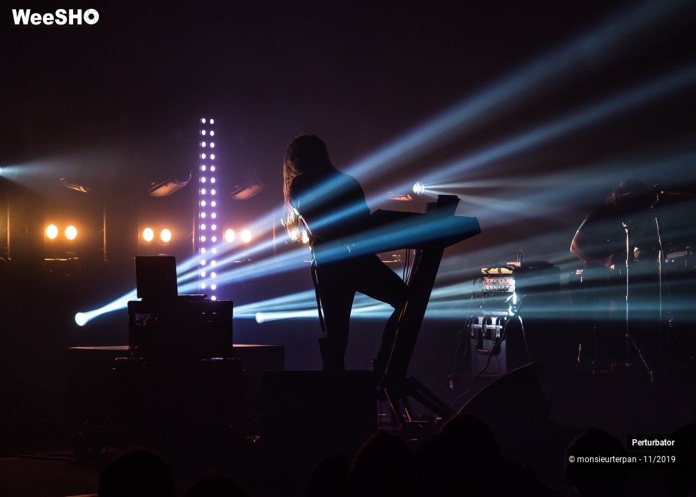 6/30 photos du spectacle Perturbator