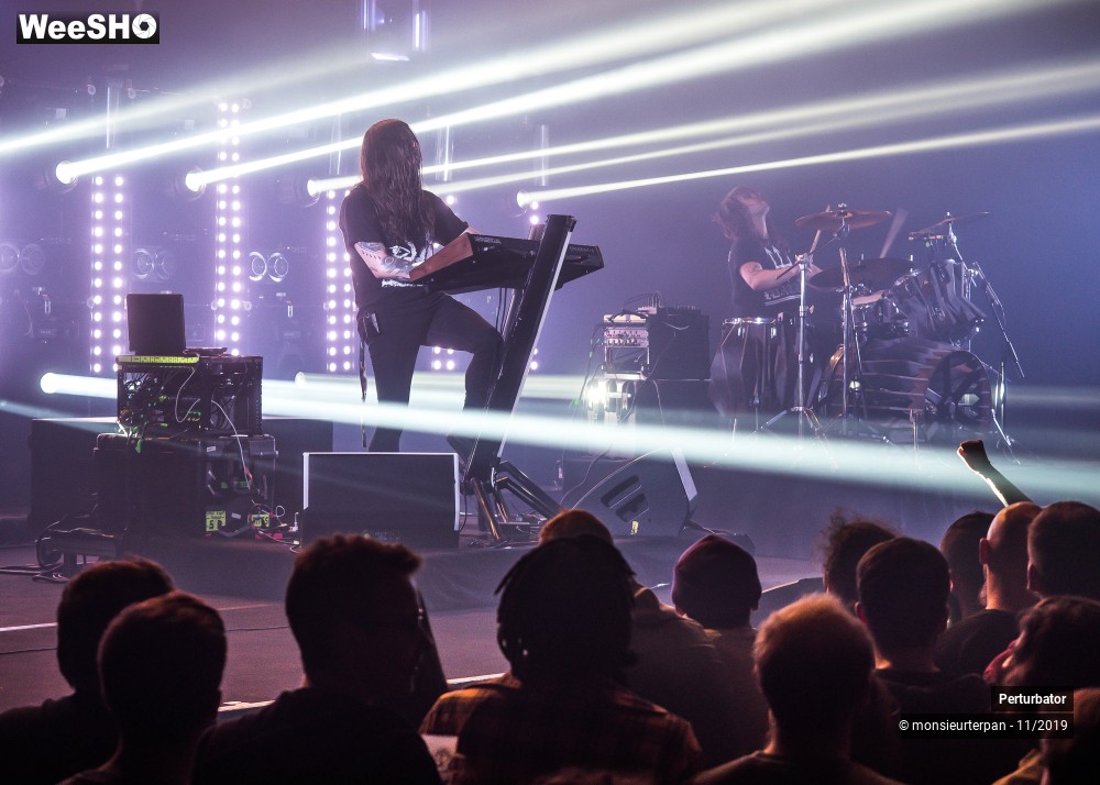 8/30 photos du spectacle Perturbator