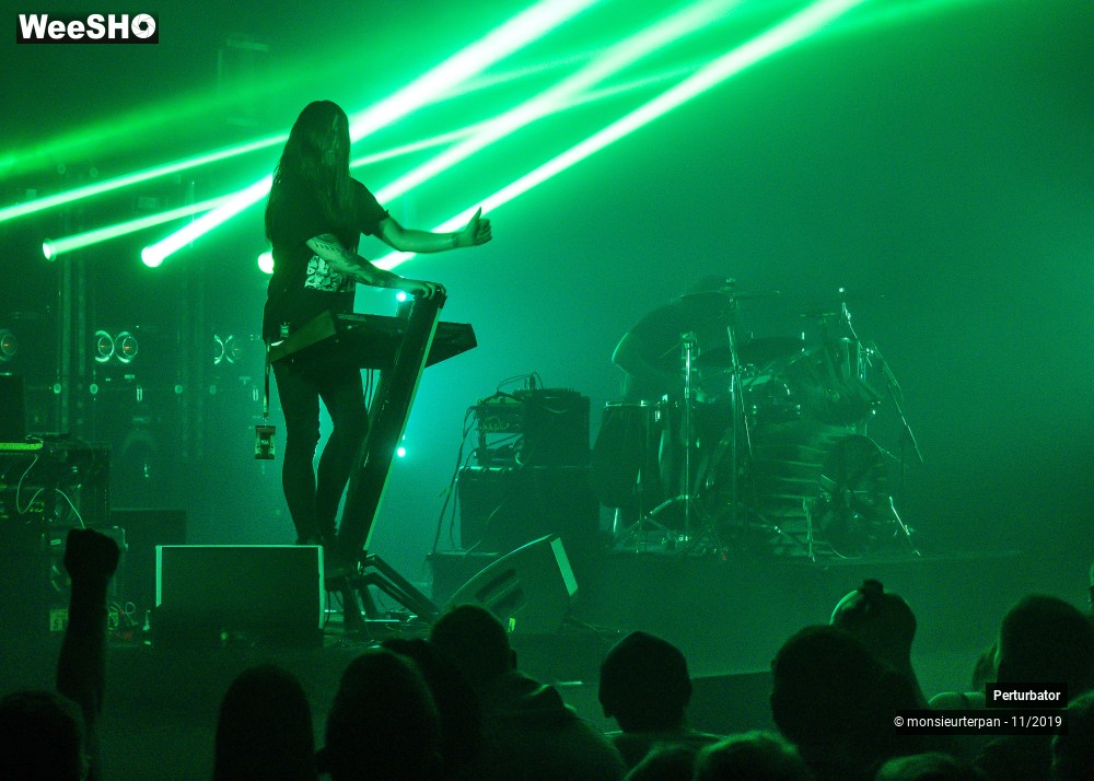 18/30 photos du spectacle Perturbator