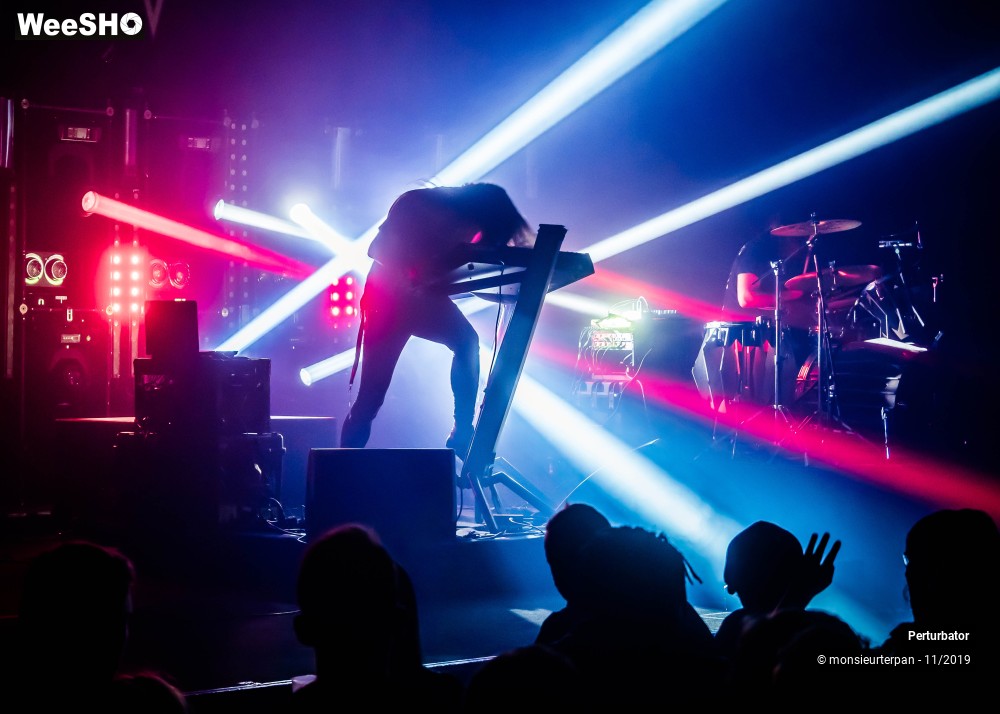 21/30 photos du spectacle Perturbator
