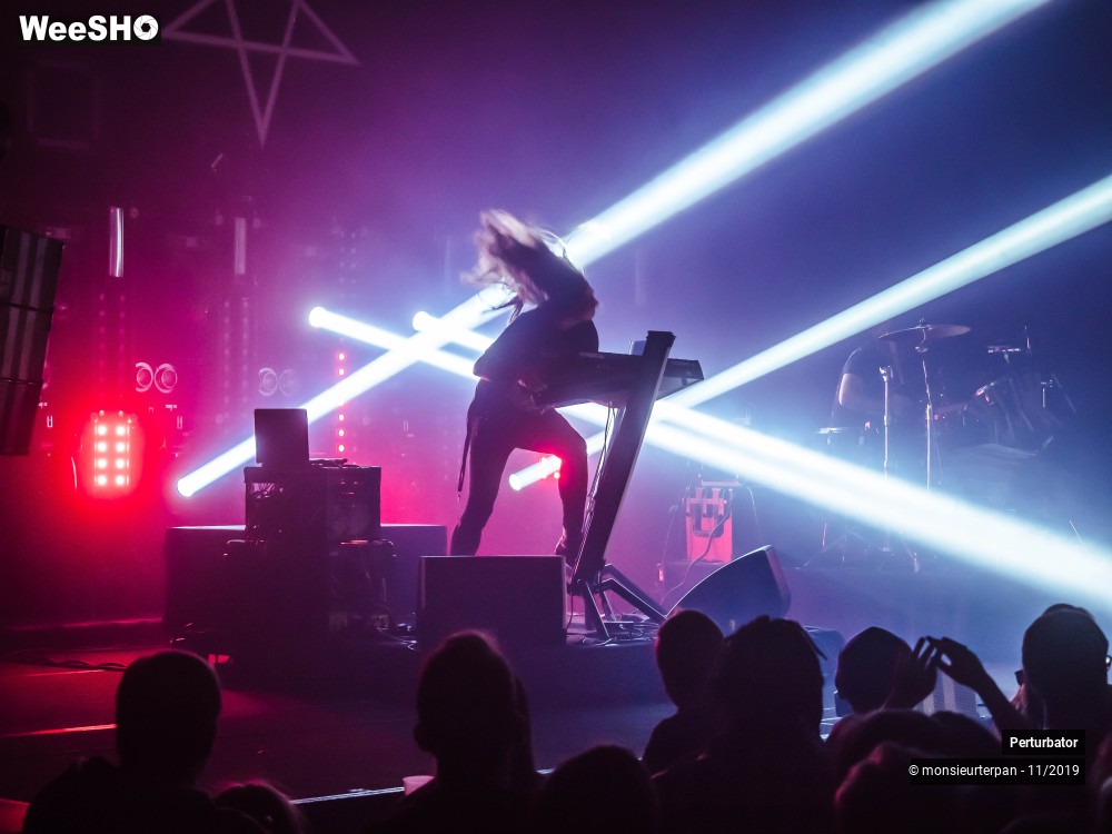27/30 photos du spectacle Perturbator