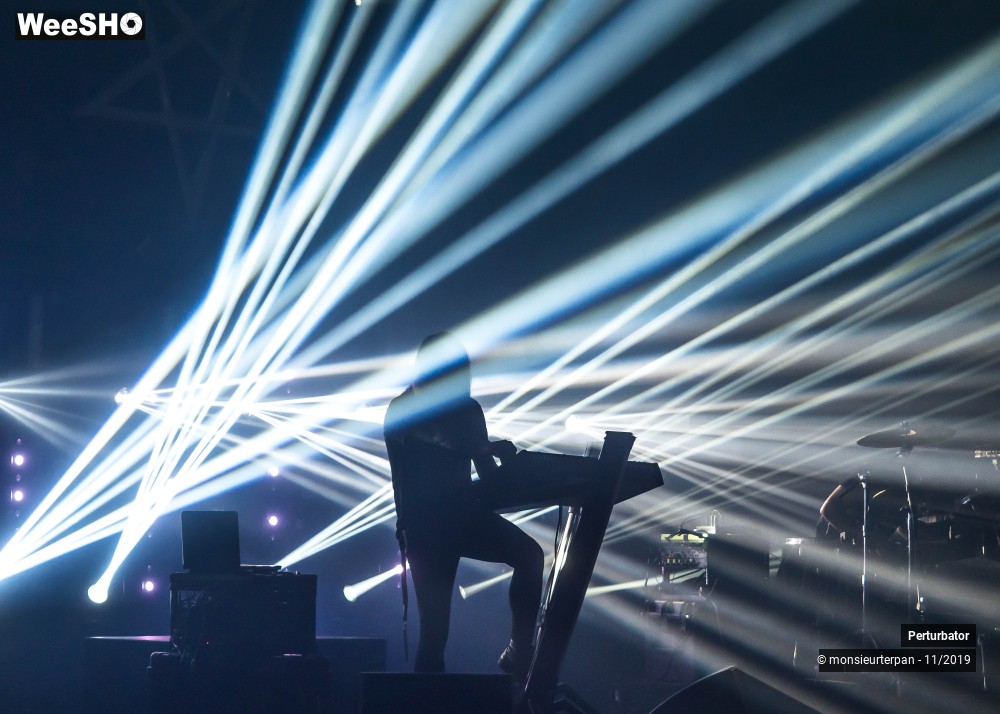 28/30 photos du spectacle Perturbator
