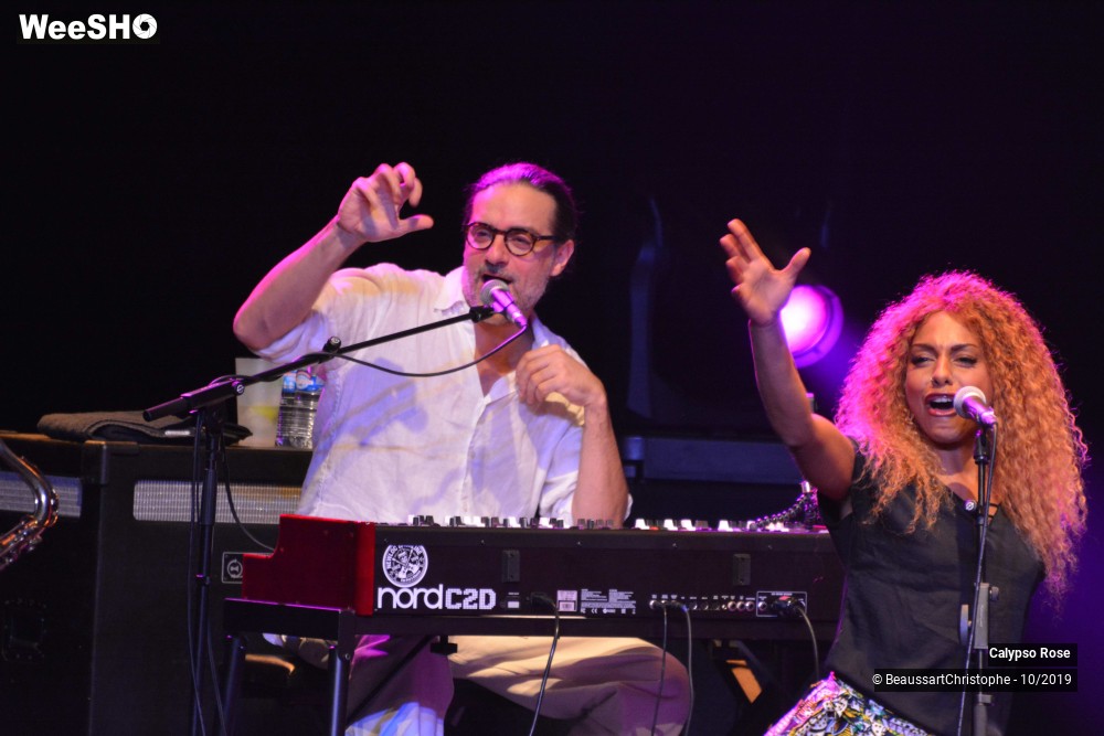 32/36 photos du spectacle Calypso Rose