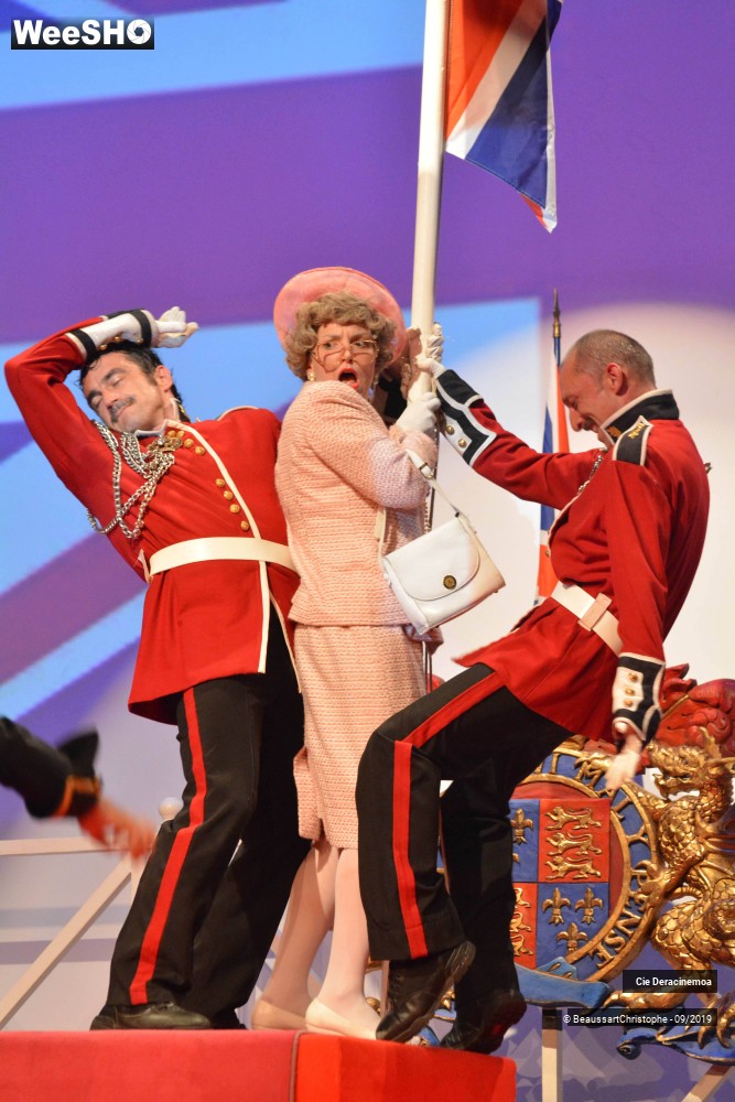 5/35 photos du spectacle The Queen French World Tour