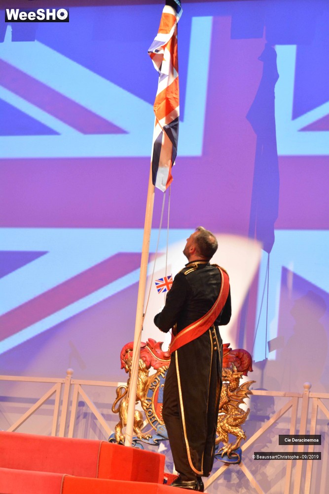 9/35 photos du spectacle The Queen French World Tour