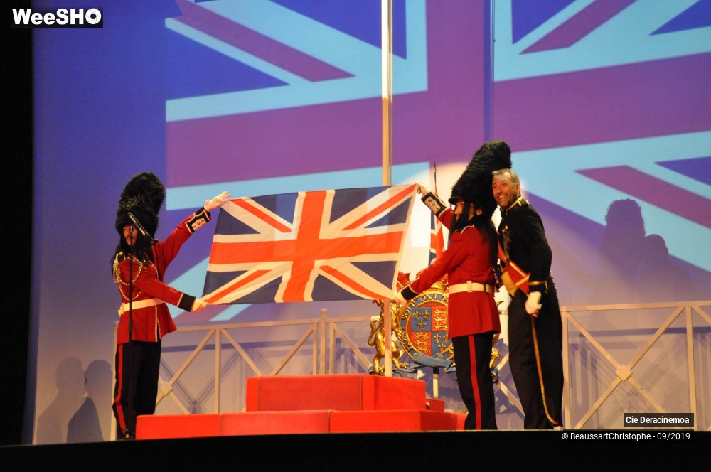 19/35 photos du spectacle The Queen French World Tour