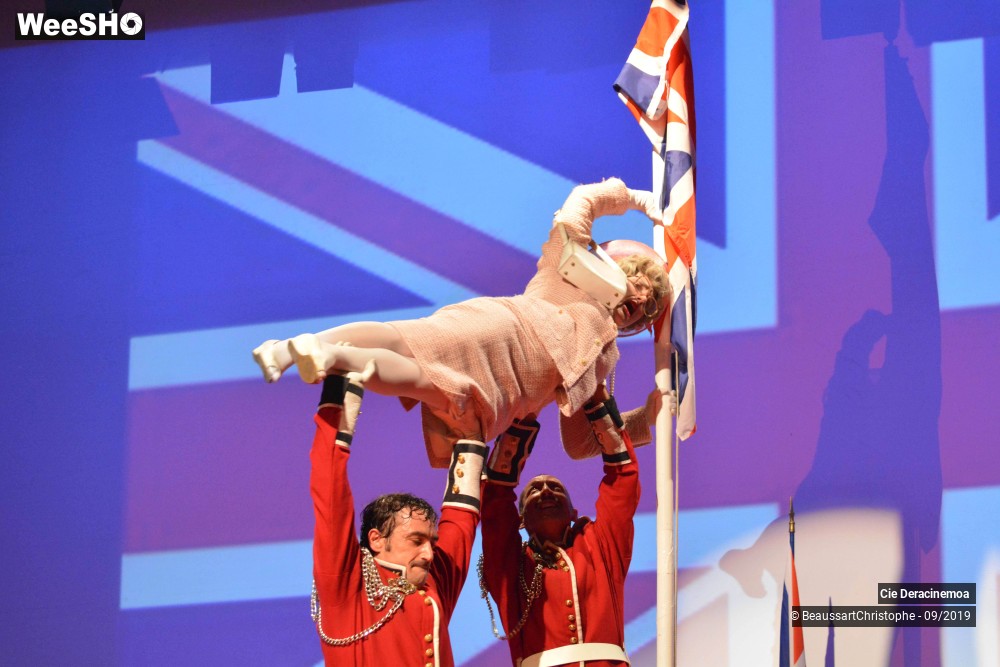 27/35 photos du spectacle The Queen French World Tour