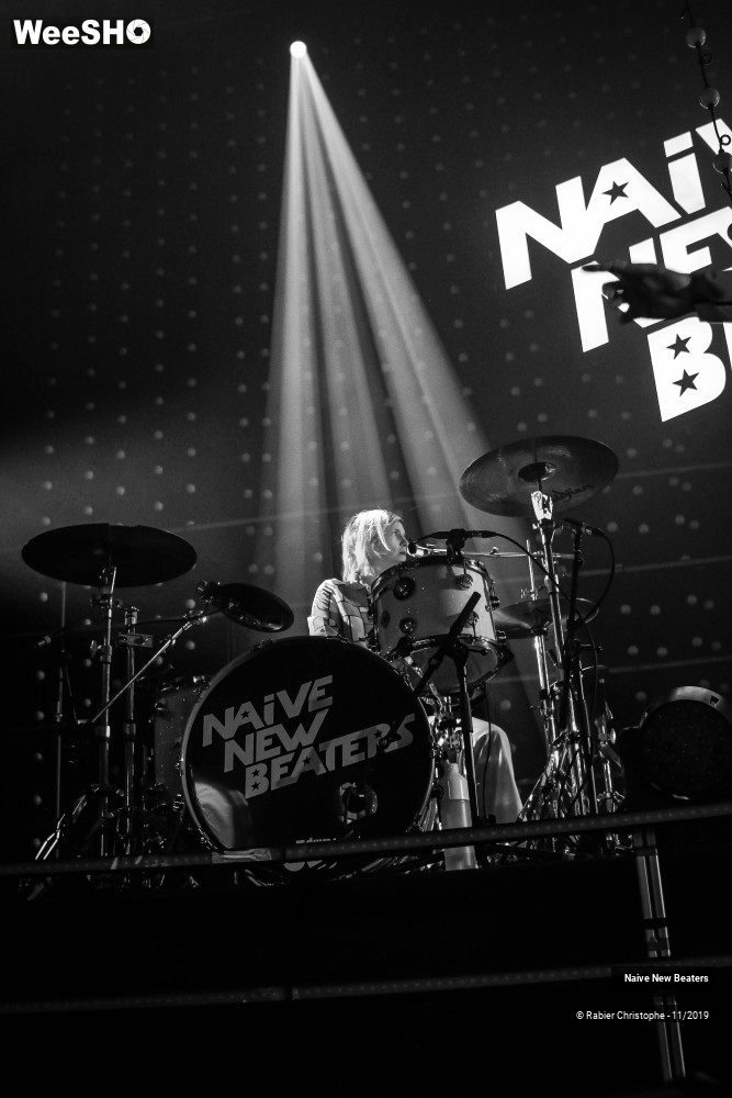 2/31 photos du spectacle Naive New Beaters