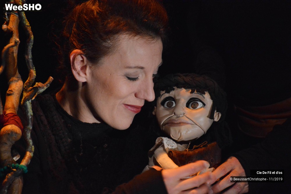 11/46 photos du spectacle La mangeuse de terre