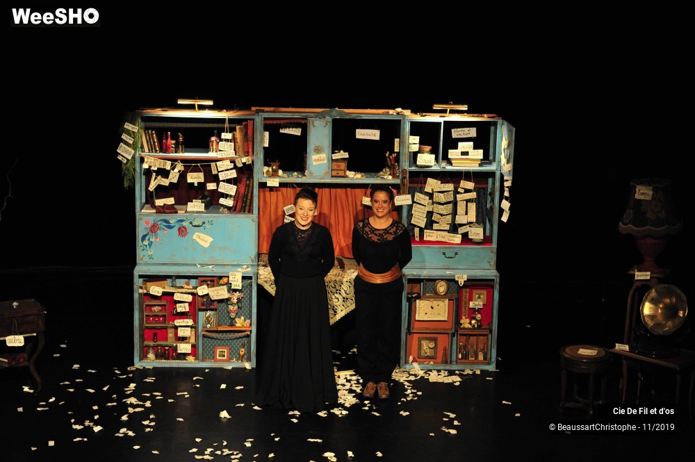 22/46 photos du spectacle La mangeuse de terre