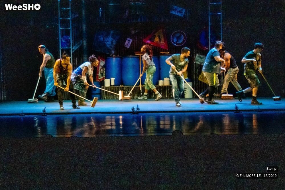 49/50 photos du spectacle Stomp
