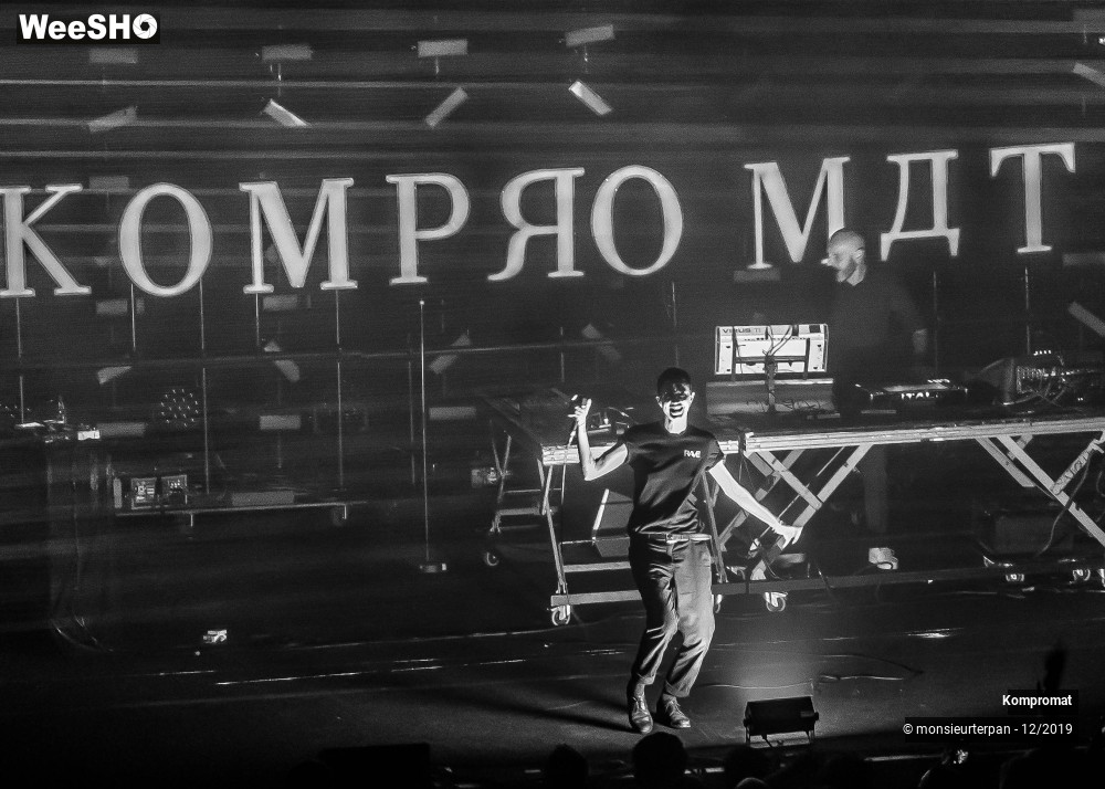 14/28 photos du spectacle Kompromat