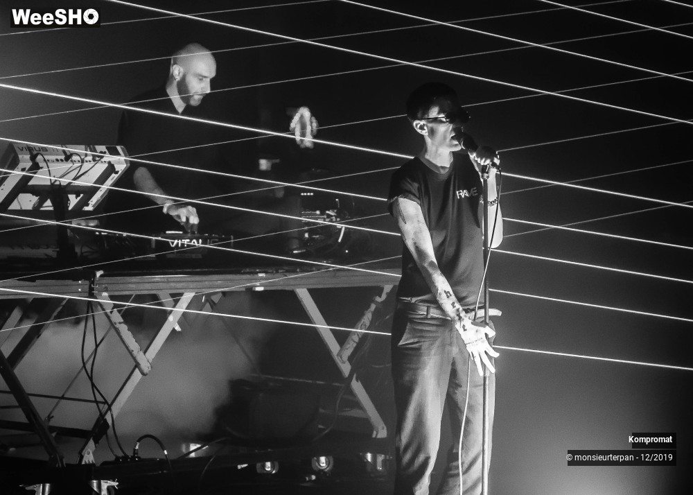 25/28 photos du spectacle Kompromat