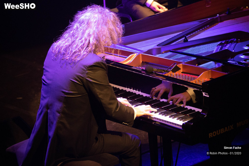 1/18 photos du spectacle Simon Fache