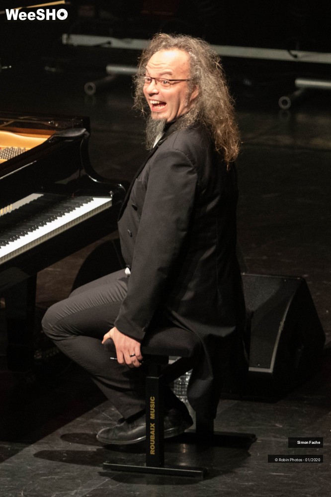 2/18 photos du spectacle Simon Fache