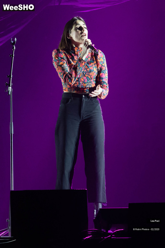 27/28 photos du spectacle Léa Paci