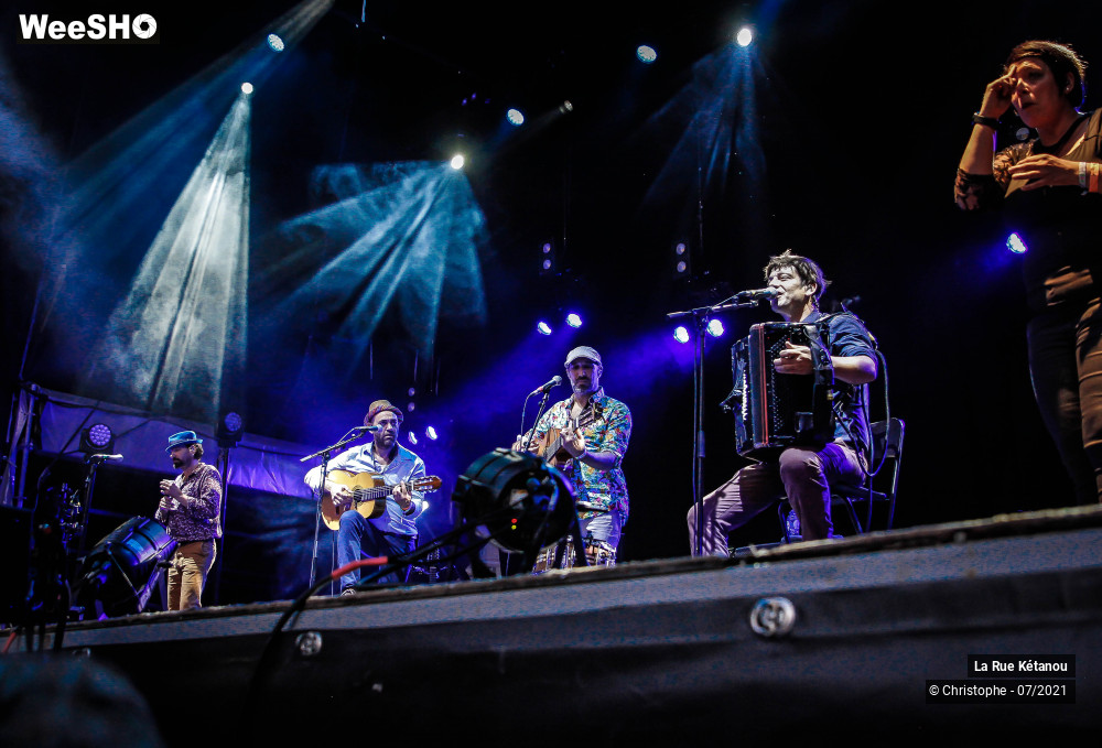 24/28 photos du spectacle La Rue Ketanou