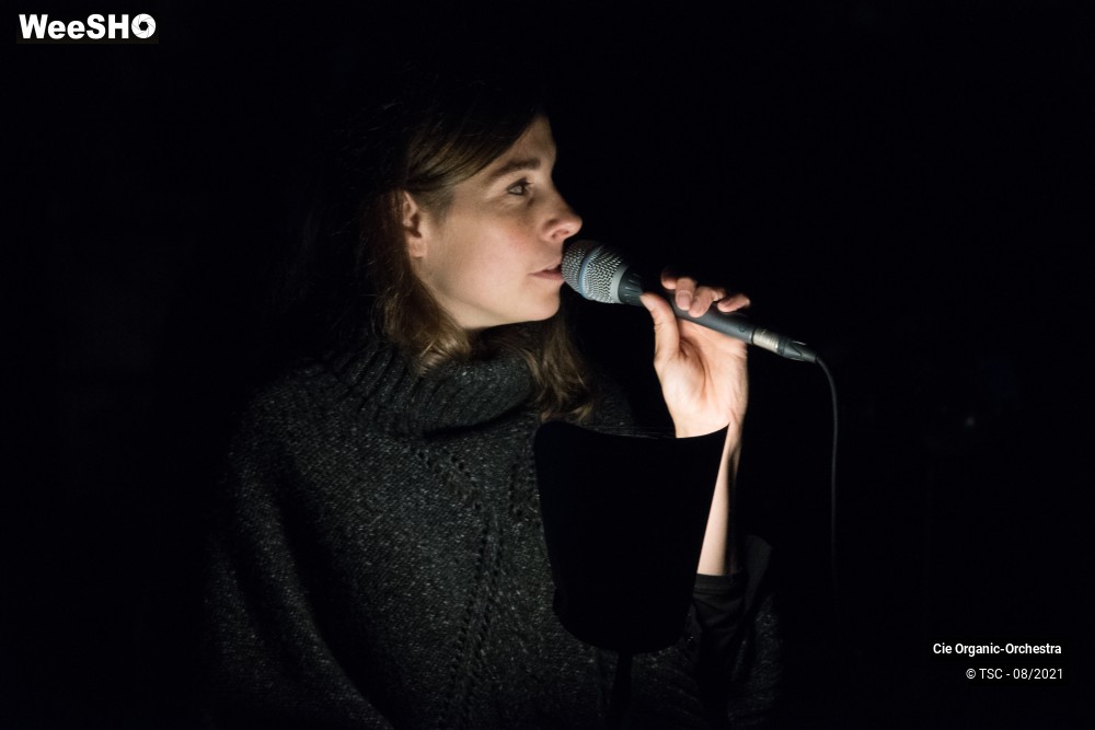 2/7 photos du spectacle ONIRI 2070
