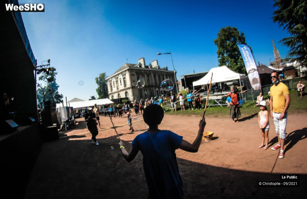 19/25 photos du spectacle Ambiance Festival Les Agités du Mélange