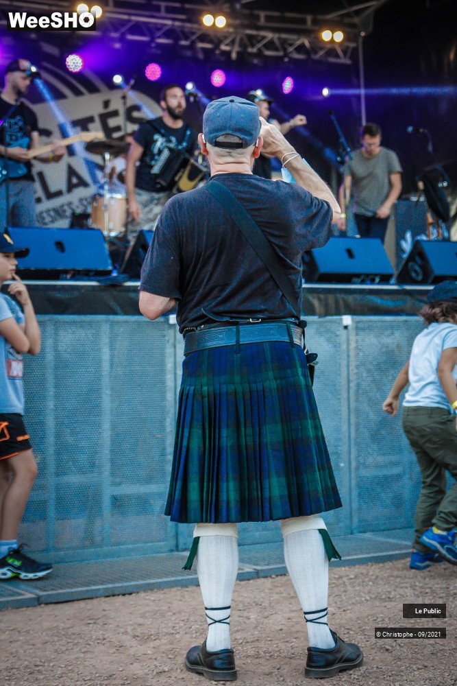 24/25 photos du spectacle Ambiance Festival Les Agités du Mélange