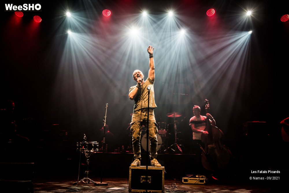 27/66 photos du spectacle Les Fatals Picards - Balances