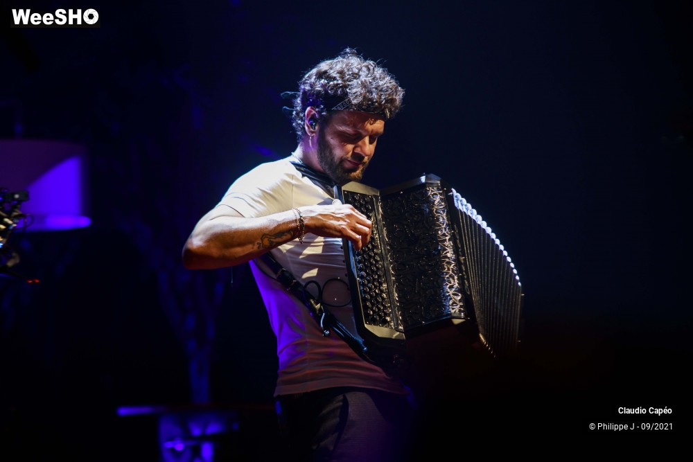 26/27 photos du spectacle Claudio Capéo