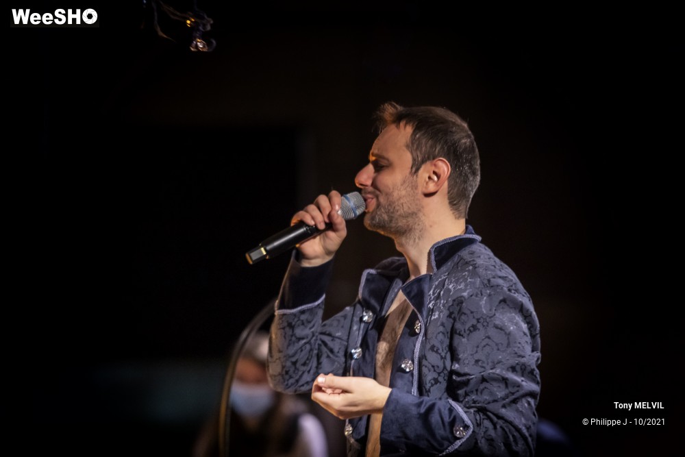 19/20 photos du spectacle Tony Melvil