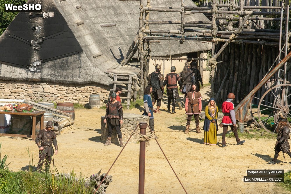 21/41 photos du spectacle Puy du Fou