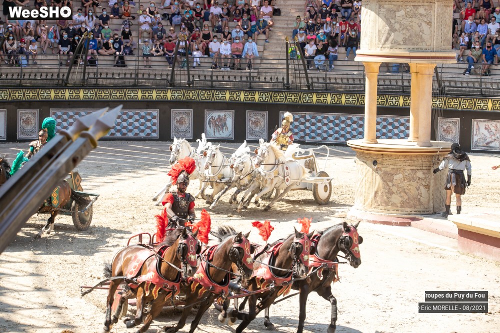 35/41 photos du spectacle Puy du Fou
