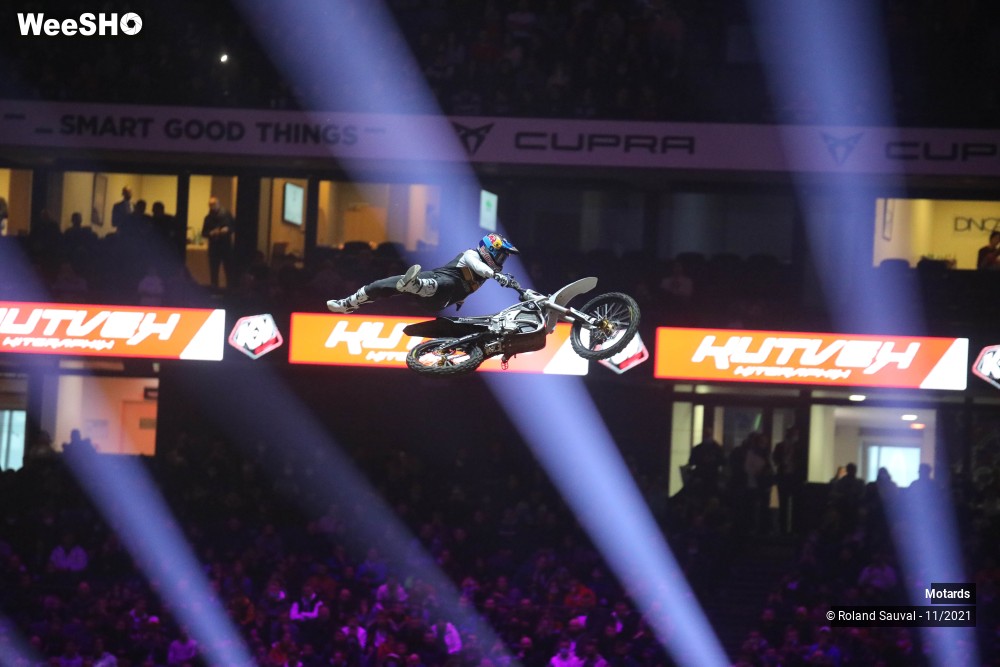 9/53 photos du spectacle Supercross Paris 2021 le FMX